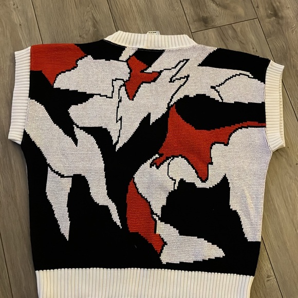 Sweater Vest, 90’s Detail, Size Medium - Picture 10 of 10